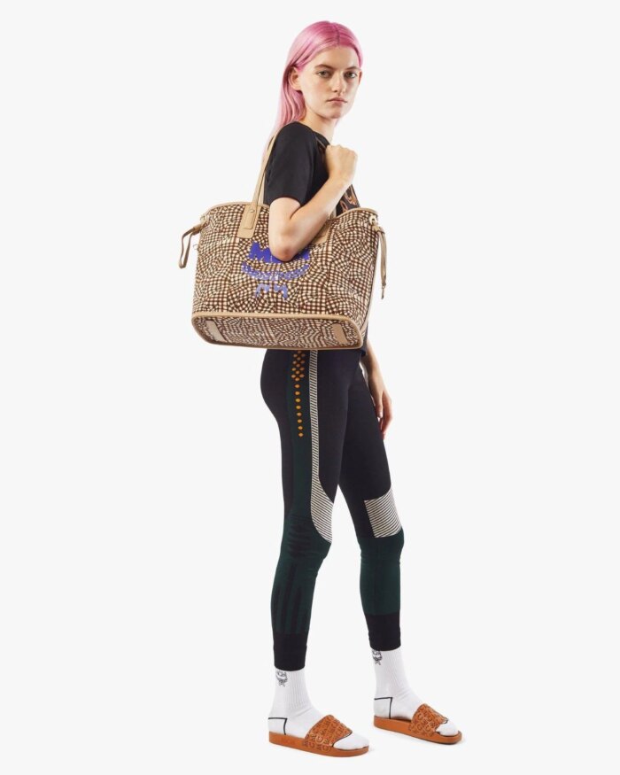MCM Reversible Liz Medium Shopper in Visetos In Beige