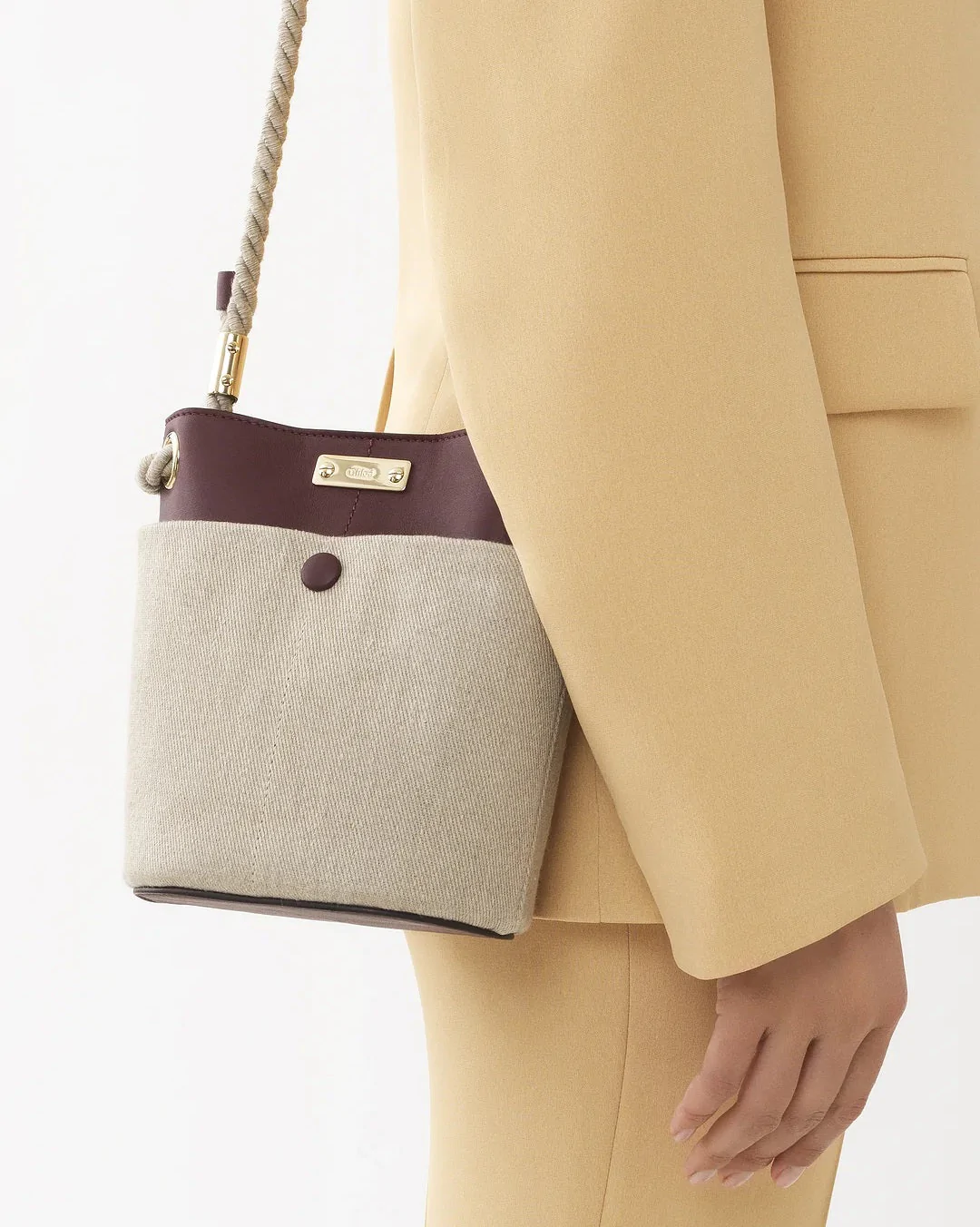Chloe Small Key Bucket Bag In Linen & Shiny Calfskin