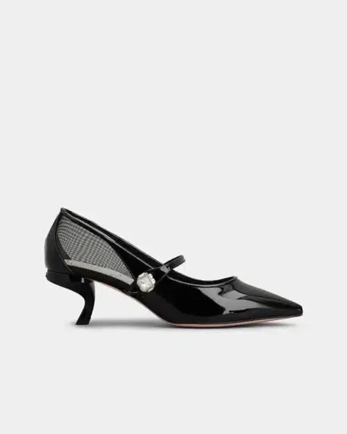 Roger Vivier Virgule Babies Pumps in Black Patent Leather